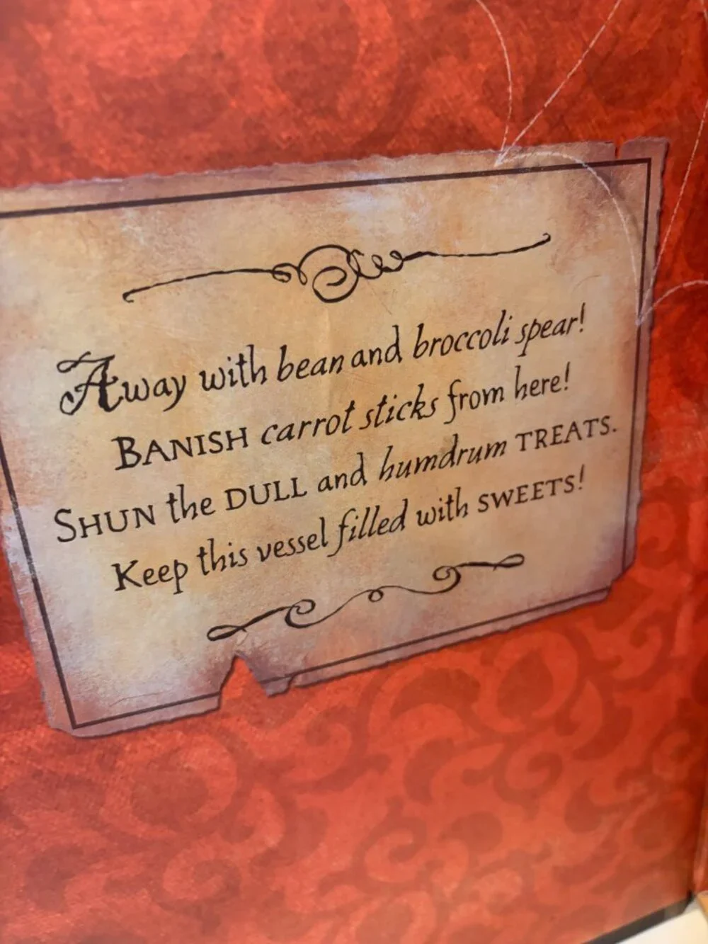 HALLMARK SPELLS POTIONS & CREEPY CONCOCTIONS HALLOWEEN TALKING CANDY BOX Works!